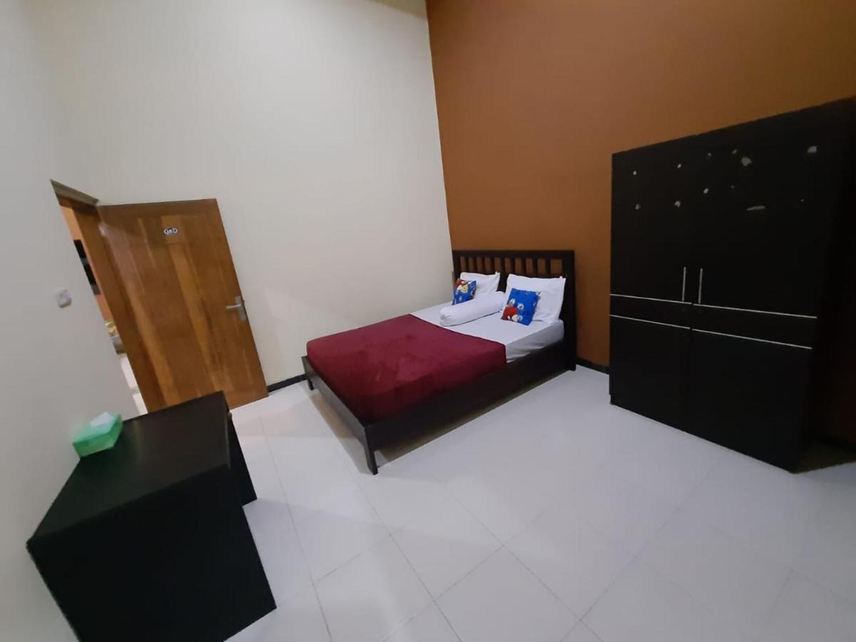 999 Khs 2 Homestay Гилиманук Экстерьер фото