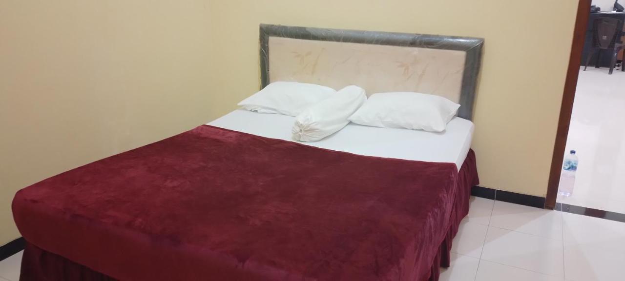 999 Khs 2 Homestay Гилиманук Экстерьер фото