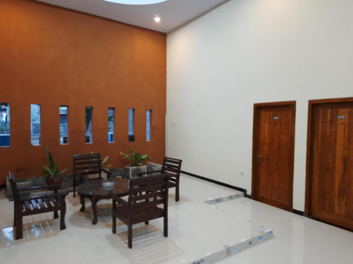 999 Khs 2 Homestay Гилиманук Экстерьер фото