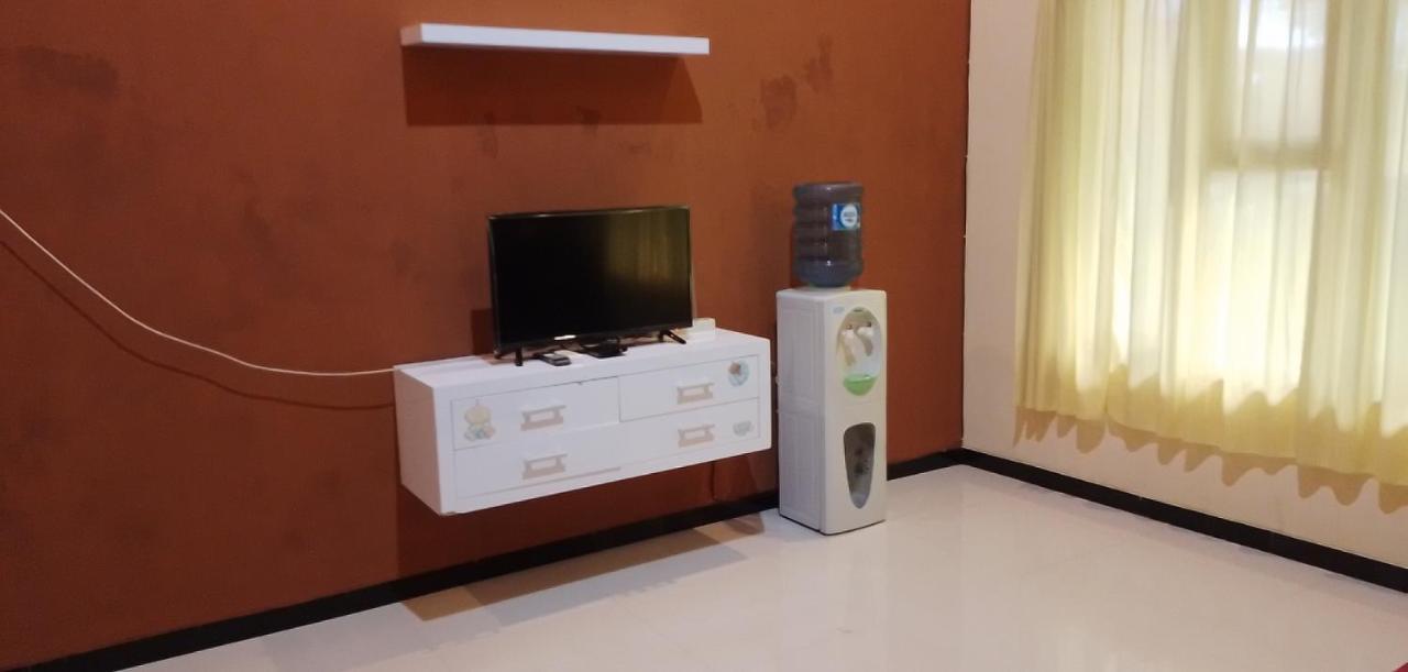 999 Khs 2 Homestay Гилиманук Экстерьер фото